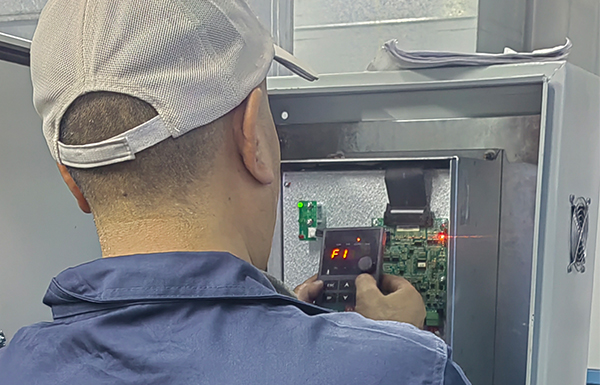 生產(chǎn)控制柜、水阻柜企業(yè)，維護、維修
